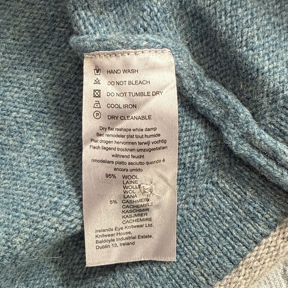 Irish made Cashmere Women's Cardigan Sweater - Picture 3 of 9